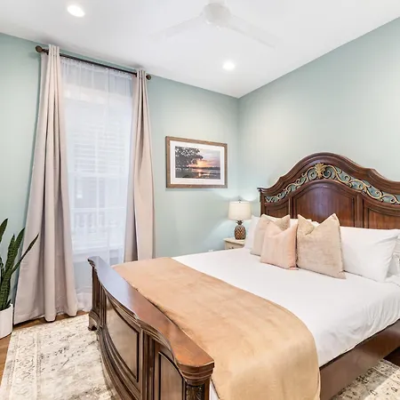 Villa Patio Porches And Parking - 2 Blocks To King